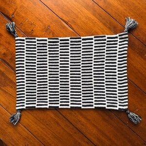 Set of 6 Black and White Placemats with Corner Tassels Cotton 11” X 18”